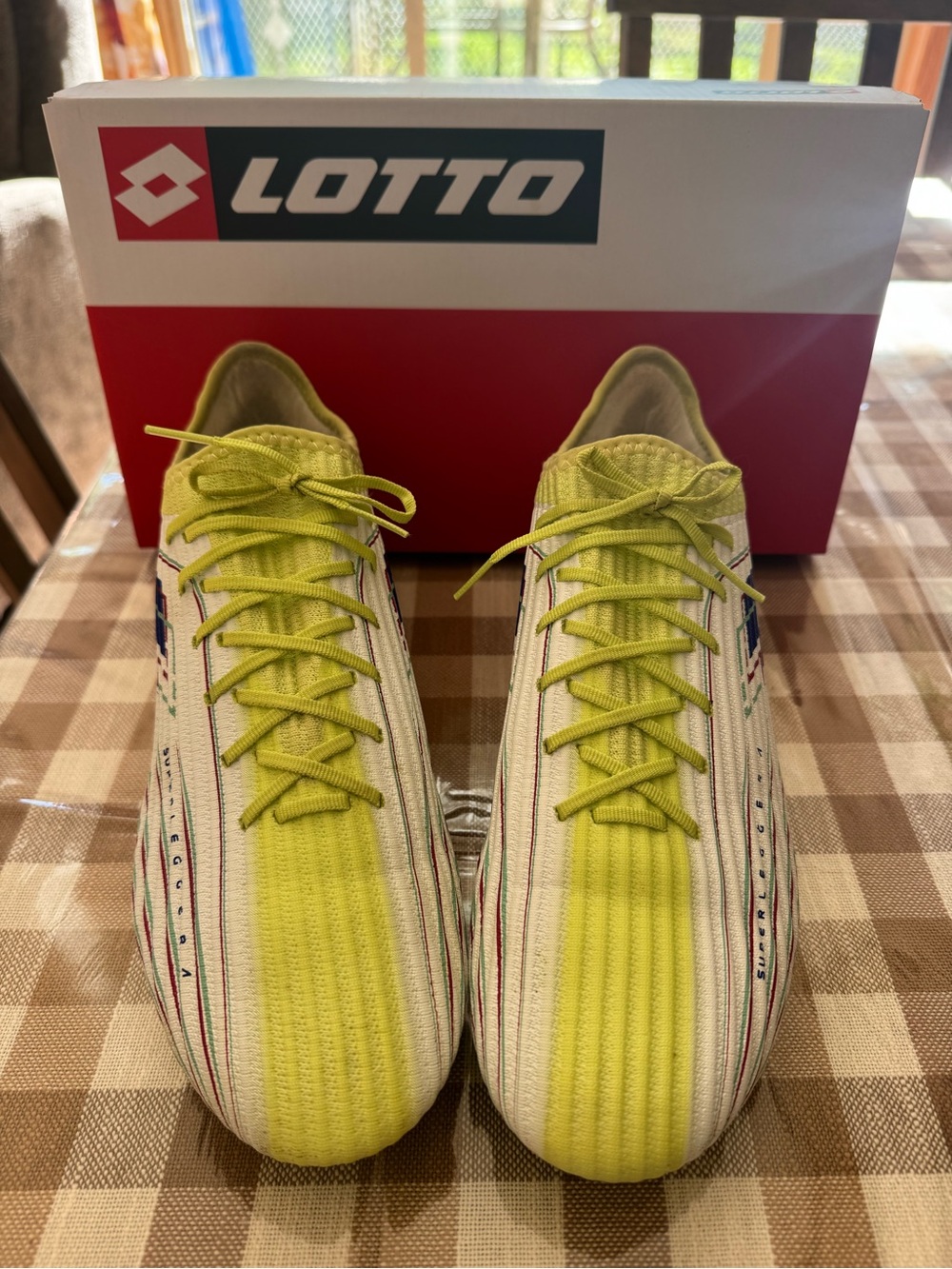 LOTTO Men’s Athletic Cleats - Yellow & White - Size 9
